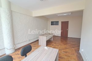 Sala para alugar com 30m² no bairro Centro em Porto Alegre - Foto 4