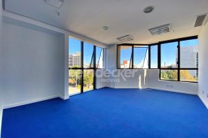 Sala para alugar com 41m², 1 vaga no bairro Três Figueiras em Porto Alegre - Foto 2