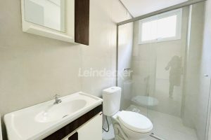Apartamento para alugar com 72m², 2 dormitórios, 2 vagas no bairro Jardim do Salso em Porto Alegre - Foto 8