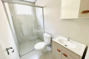 Apartamento para alugar com 72m², 2 dormitórios, 2 vagas no bairro Jardim do Salso em Porto Alegre - Foto 14
