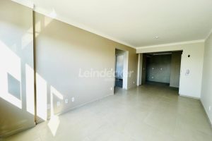 Apartamento para alugar com 72m², 2 dormitórios, 2 vagas no bairro Jardim do Salso em Porto Alegre - Foto 2