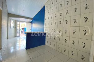 Casa para alugar com 54m², 2 dormitórios no bairro Jardim do Salso em Porto Alegre - Foto 2