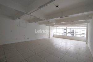 Sala para alugar com 90m² no bairro Centro em Porto Alegre - Foto 4