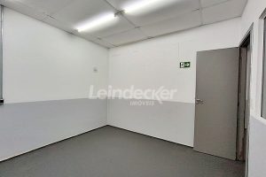 Depósito para alugar com 500m², 3 vagas no bairro Jardim Botânico em Porto Alegre - Foto 12