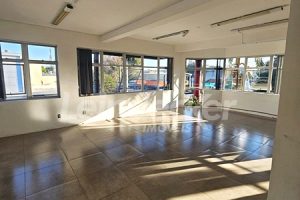 Sala para alugar com 80m² no bairro Navegantes em Porto Alegre - Foto 6