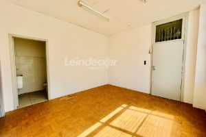 Sala para alugar com 62m² no bairro Centro em Porto Alegre - Foto 2