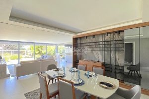 Apartamento para alugar com 316m², 3 dormitórios, 4 vagas no bairro Vila Assunção em Porto Alegre - Foto 1