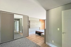 Apartamento para alugar com 316m², 3 dormitórios, 4 vagas no bairro Vila Assunção em Porto Alegre - Foto 24