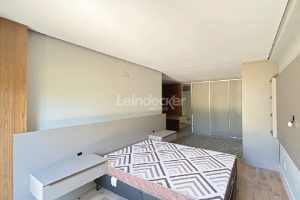 Apartamento para alugar com 316m², 3 dormitórios, 4 vagas no bairro Vila Assunção em Porto Alegre - Foto 25