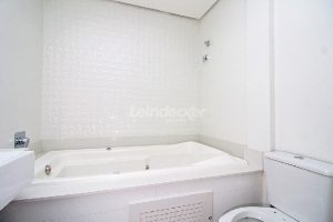 Apartamento para alugar com 316m², 3 dormitórios, 4 vagas no bairro Vila Assunção em Porto Alegre - Foto 27