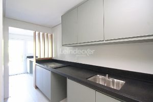 Apartamento para alugar com 316m², 3 dormitórios, 4 vagas no bairro Vila Assunção em Porto Alegre - Foto 29