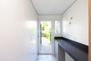 Apartamento para alugar com 316m², 3 dormitórios, 4 vagas no bairro Vila Assunção em Porto Alegre - Foto 32