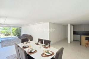 Apartamento para alugar com 316m², 3 dormitórios, 4 vagas no bairro Vila Assunção em Porto Alegre - Foto 2