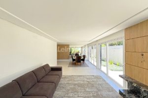 Apartamento para alugar com 316m², 3 dormitórios, 4 vagas no bairro Vila Assunção em Porto Alegre - Foto 6