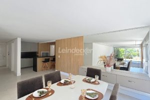 Apartamento para alugar com 316m², 3 dormitórios, 4 vagas no bairro Vila Assunção em Porto Alegre - Foto 8