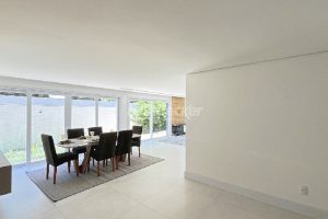 Apartamento para alugar com 316m², 3 dormitórios, 4 vagas no bairro Vila Assunção em Porto Alegre - Foto 9