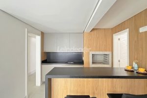 Apartamento para alugar com 316m², 3 dormitórios, 4 vagas no bairro Vila Assunção em Porto Alegre - Foto 12