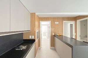 Apartamento para alugar com 316m², 3 dormitórios, 4 vagas no bairro Vila Assunção em Porto Alegre - Foto 15