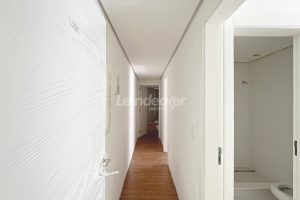 Apartamento para alugar com 316m², 3 dormitórios, 4 vagas no bairro Vila Assunção em Porto Alegre - Foto 21