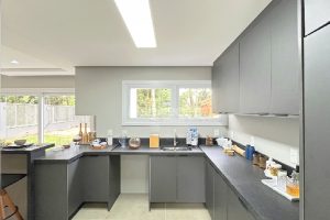 Casa em Condomínio para alugar com 334m², 3 dormitórios, 3 vagas no bairro Pedra Redonda em Porto Alegre - Foto 20