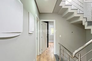 Casa em Condomínio para alugar com 334m², 3 dormitórios, 3 vagas no bairro Pedra Redonda em Porto Alegre - Foto 21