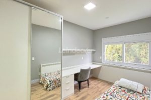 Casa em Condomínio para alugar com 334m², 3 dormitórios, 3 vagas no bairro Pedra Redonda em Porto Alegre - Foto 27