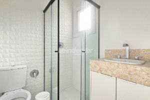 Casa em Condomínio para alugar com 334m², 3 dormitórios, 3 vagas no bairro Pedra Redonda em Porto Alegre - Foto 29