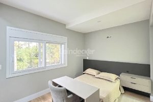 Casa em Condomínio para alugar com 334m², 3 dormitórios, 3 vagas no bairro Pedra Redonda em Porto Alegre - Foto 30