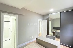 Casa em Condomínio para alugar com 334m², 3 dormitórios, 3 vagas no bairro Pedra Redonda em Porto Alegre - Foto 31