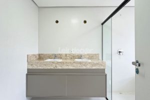 Casa em Condomínio para alugar com 334m², 3 dormitórios, 3 vagas no bairro Pedra Redonda em Porto Alegre - Foto 32