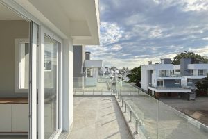 Casa em Condomínio para alugar com 334m², 3 dormitórios, 3 vagas no bairro Pedra Redonda em Porto Alegre - Foto 37