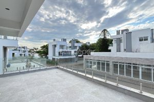 Casa em Condomínio para alugar com 334m², 3 dormitórios, 3 vagas no bairro Pedra Redonda em Porto Alegre - Foto 38