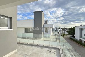 Casa em Condomínio para alugar com 334m², 3 dormitórios, 3 vagas no bairro Pedra Redonda em Porto Alegre - Foto 40