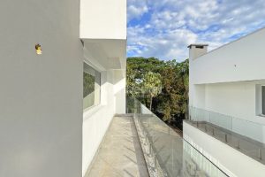 Casa em Condomínio para alugar com 334m², 3 dormitórios, 3 vagas no bairro Pedra Redonda em Porto Alegre - Foto 42