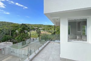 Casa em Condomínio para alugar com 334m², 3 dormitórios, 3 vagas no bairro Pedra Redonda em Porto Alegre - Foto 43