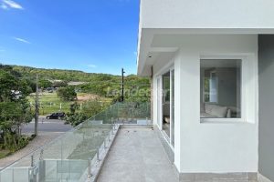 Casa em Condomínio para alugar com 334m², 3 dormitórios, 3 vagas no bairro Pedra Redonda em Porto Alegre - Foto 44