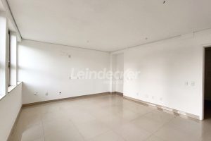 Sala para alugar com 35m², 2 vagas no bairro Moinhos de Vento em Porto Alegre - Foto 3