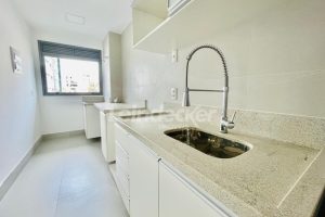 Apartamento para alugar com 70m², 2 dormitórios, 1 vaga no bairro Mont Serrat em Porto Alegre - Foto 7