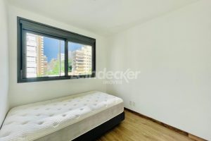 Apartamento para alugar com 70m², 2 dormitórios, 1 vaga no bairro Mont Serrat em Porto Alegre - Foto 13