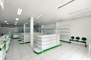 Loja para alugar com 345m², 4 vagas no bairro Partenon em Porto Alegre - Foto 3