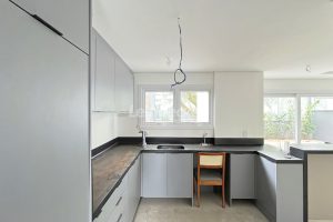 Casa em Condomínio para alugar com 334m², 3 dormitórios, 3 vagas no bairro Pedra Redonda em Porto Alegre - Foto 10