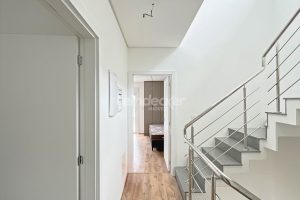 Casa em Condomínio para alugar com 334m², 3 dormitórios, 3 vagas no bairro Pedra Redonda em Porto Alegre - Foto 11