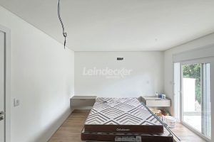 Casa em Condomínio para alugar com 334m², 3 dormitórios, 3 vagas no bairro Pedra Redonda em Porto Alegre - Foto 12