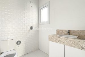 Casa em Condomínio para alugar com 334m², 3 dormitórios, 3 vagas no bairro Pedra Redonda em Porto Alegre - Foto 25