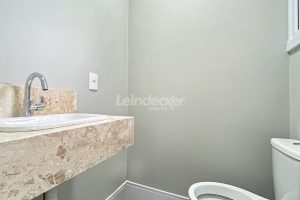 Casa em Condomínio para alugar com 334m², 3 dormitórios, 3 vagas no bairro Pedra Redonda em Porto Alegre - Foto 30