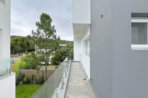 Casa em Condomínio para alugar com 334m², 3 dormitórios, 3 vagas no bairro Pedra Redonda em Porto Alegre - Foto 32