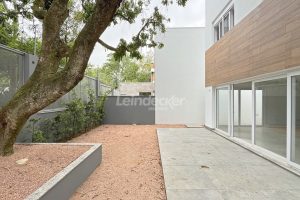 Casa em Condomínio para alugar com 334m², 3 dormitórios, 3 vagas no bairro Pedra Redonda em Porto Alegre - Foto 42