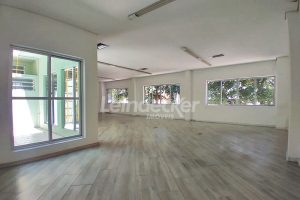 Sala para alugar com 170m², 4 vagas no bairro Navegantes em Porto Alegre - Foto 3