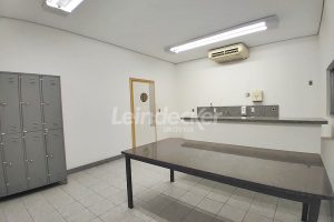 Sala para alugar com 170m², 4 vagas no bairro Navegantes em Porto Alegre - Foto 6