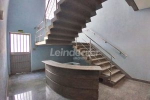 Sala para alugar com 170m², 4 vagas no bairro Navegantes em Porto Alegre - Foto 16